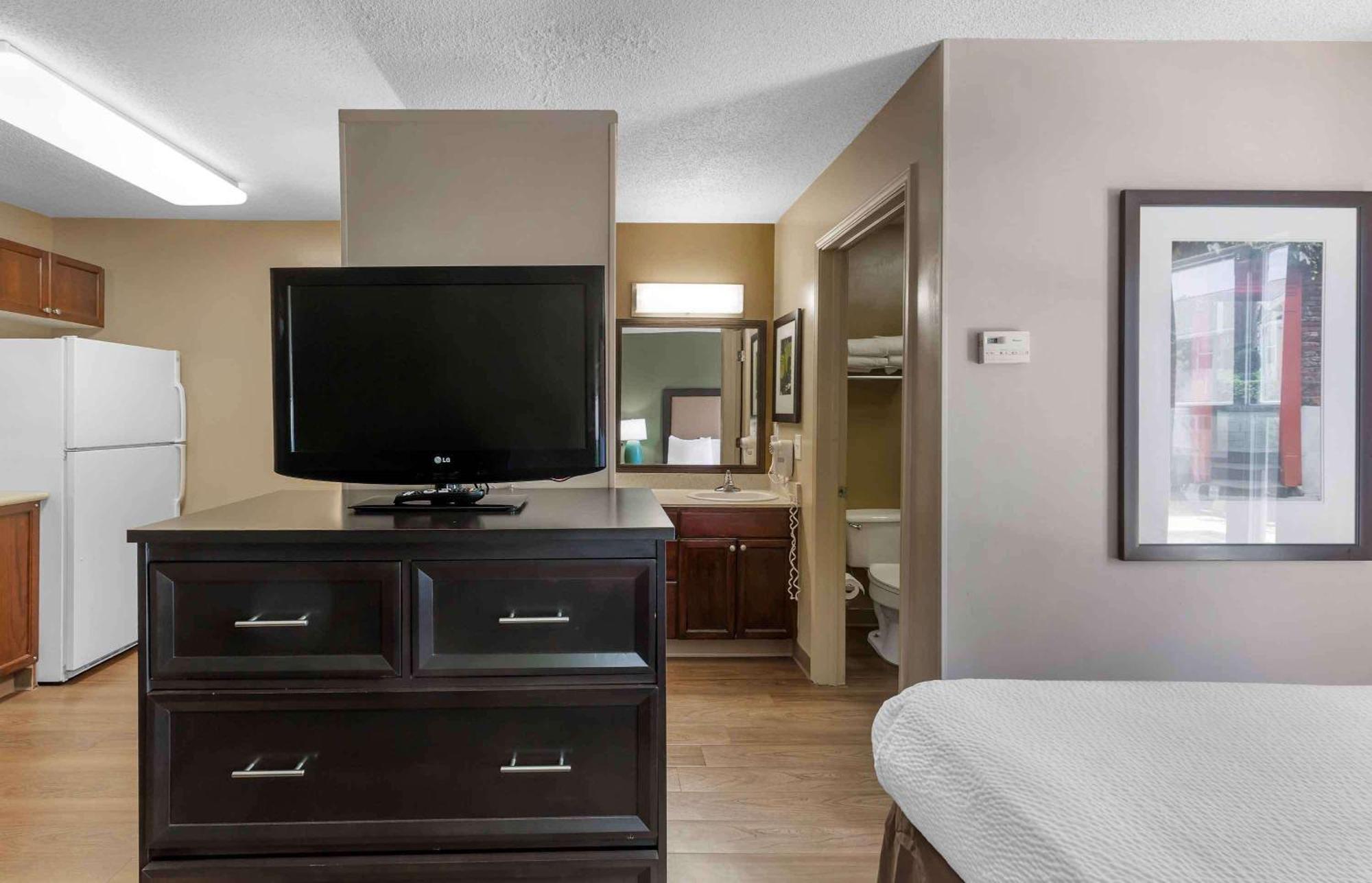 Extended Stay America Suites - Raleigh - Rtp - 4919 Miami Blvd Дарем Экстерьер фото