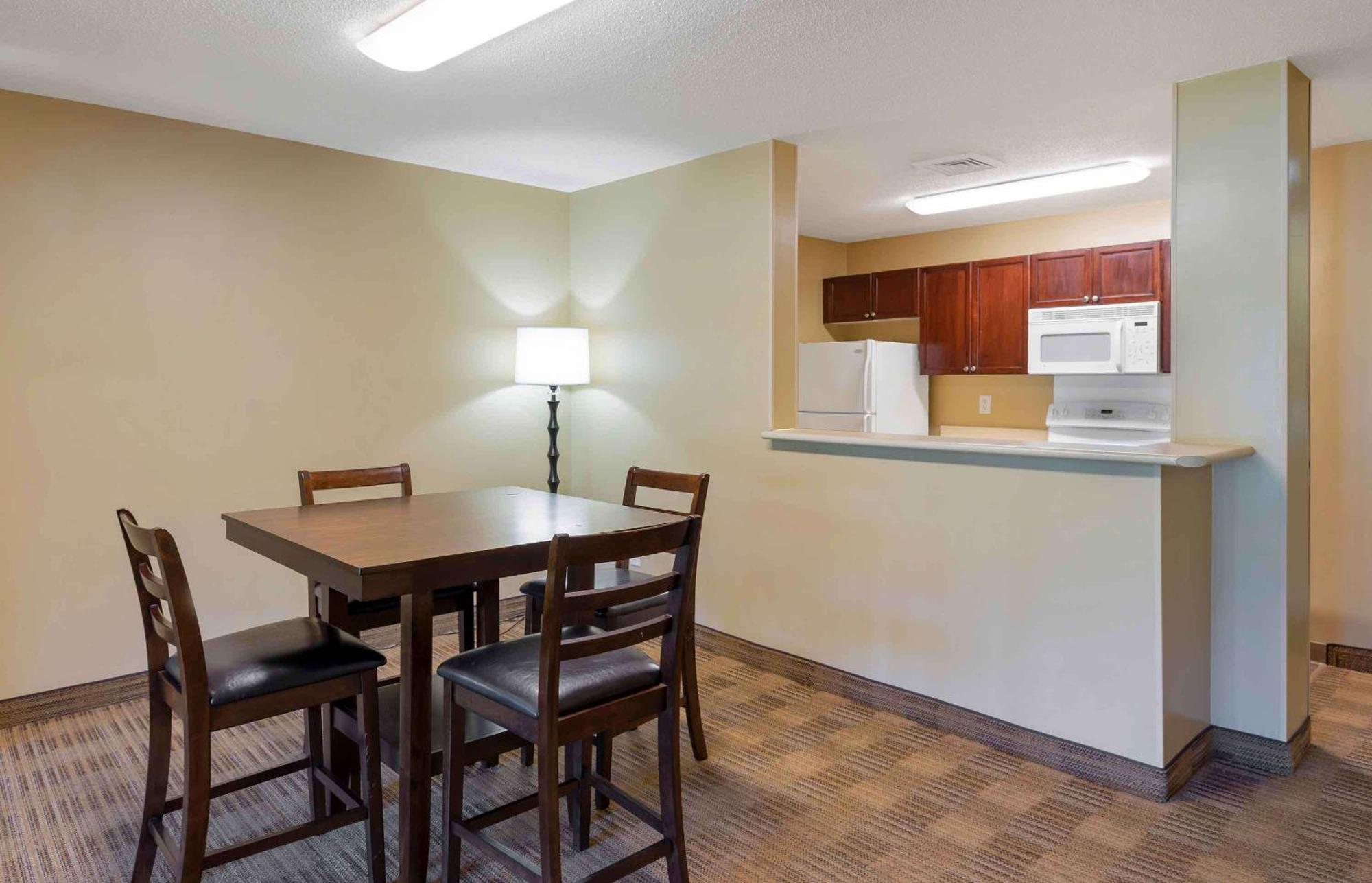Extended Stay America Suites - Raleigh - Rtp - 4919 Miami Blvd Дарем Экстерьер фото