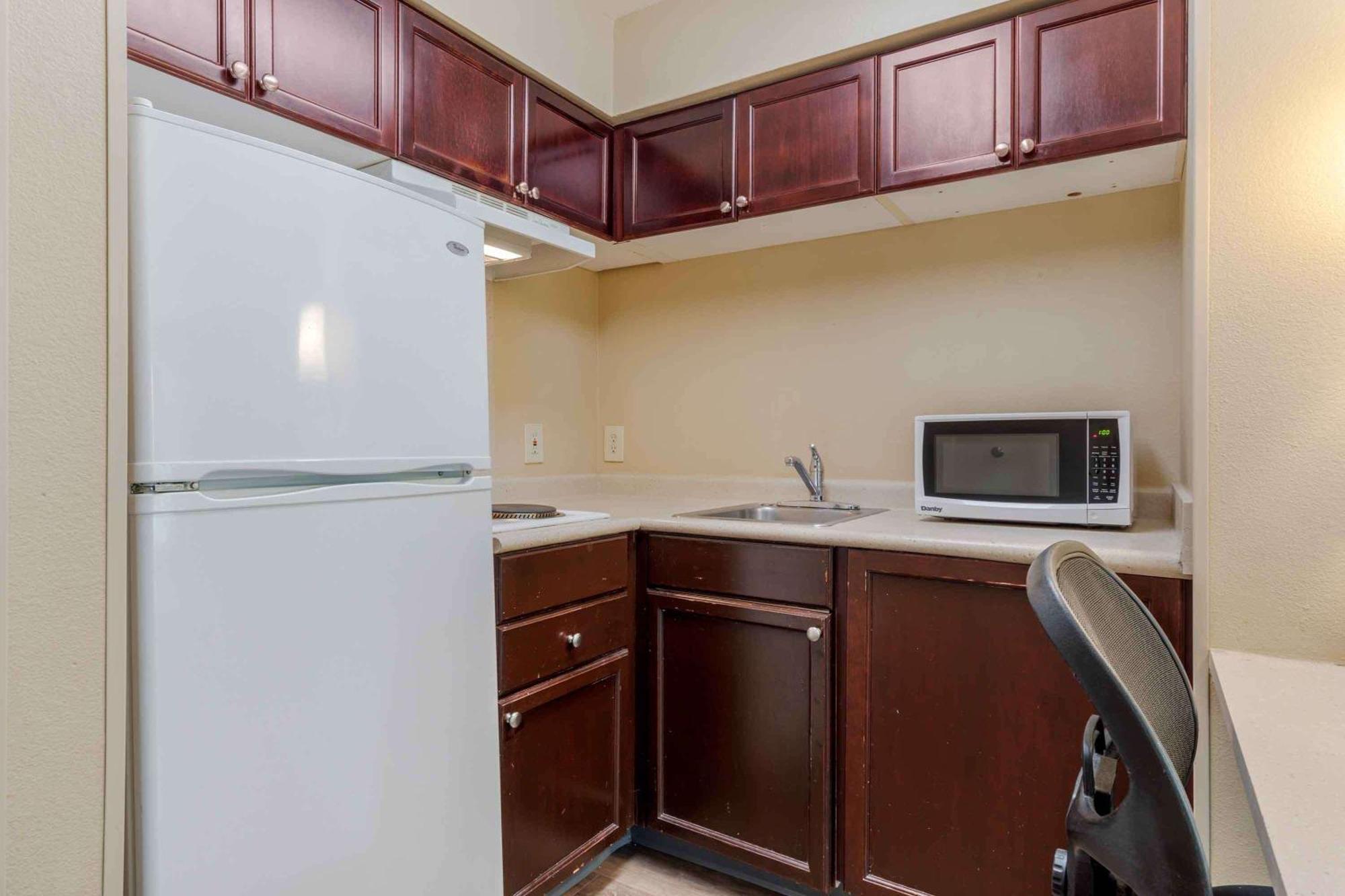 Extended Stay America Suites - Raleigh - Rtp - 4919 Miami Blvd Дарем Экстерьер фото